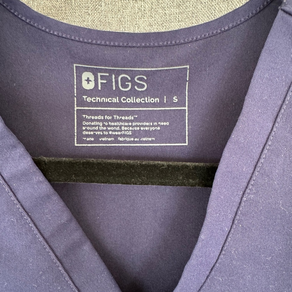 Figs Navy Scrub Set - Picture 2 of 7